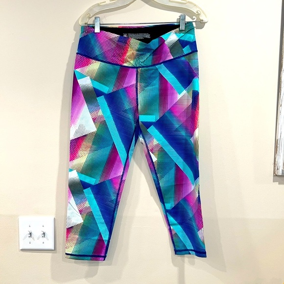 🔥Victoria’s Secret Colorful Geometric Print Leggings🔥 - Picture 1 of 4